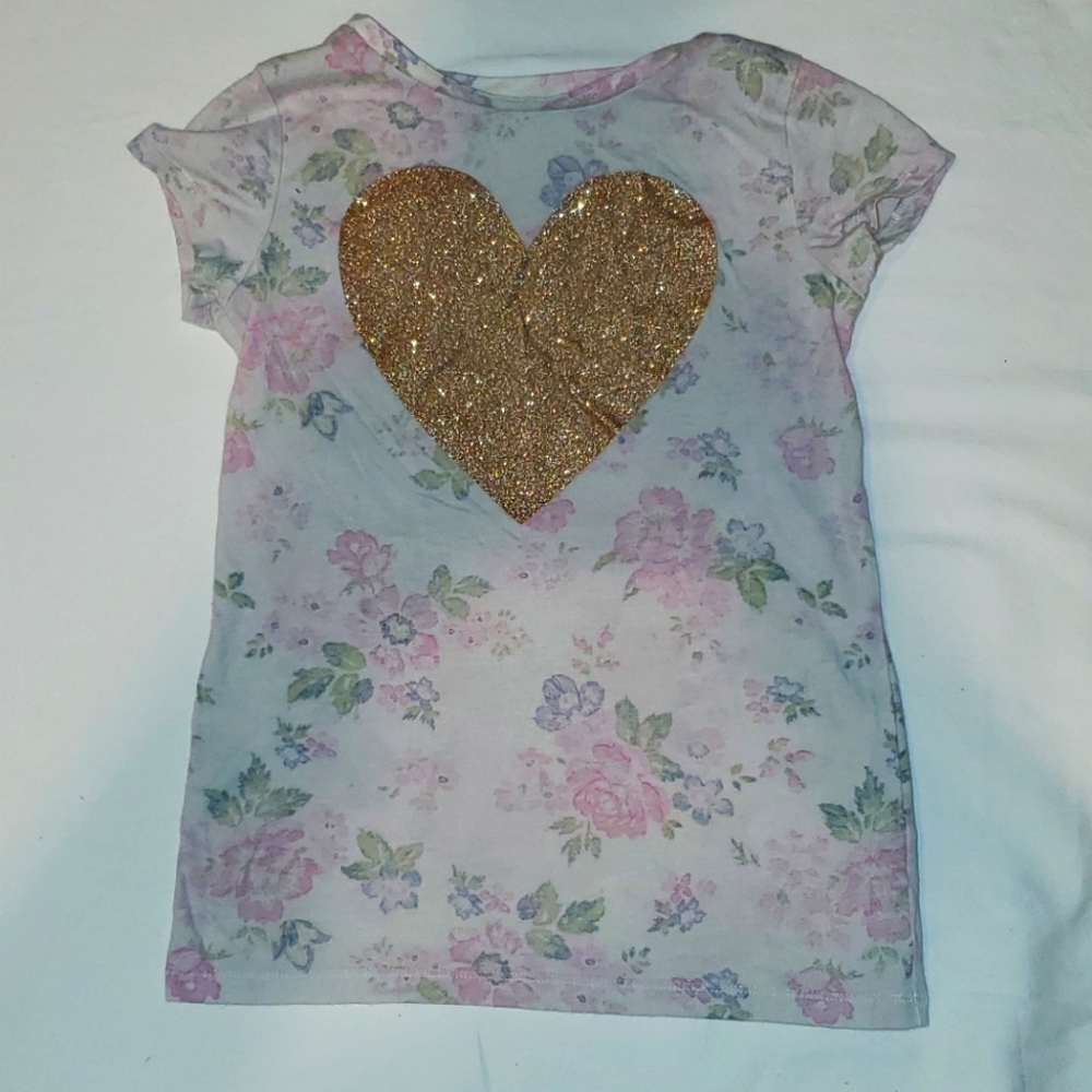 Cherokee tshirt. Floral. Heart